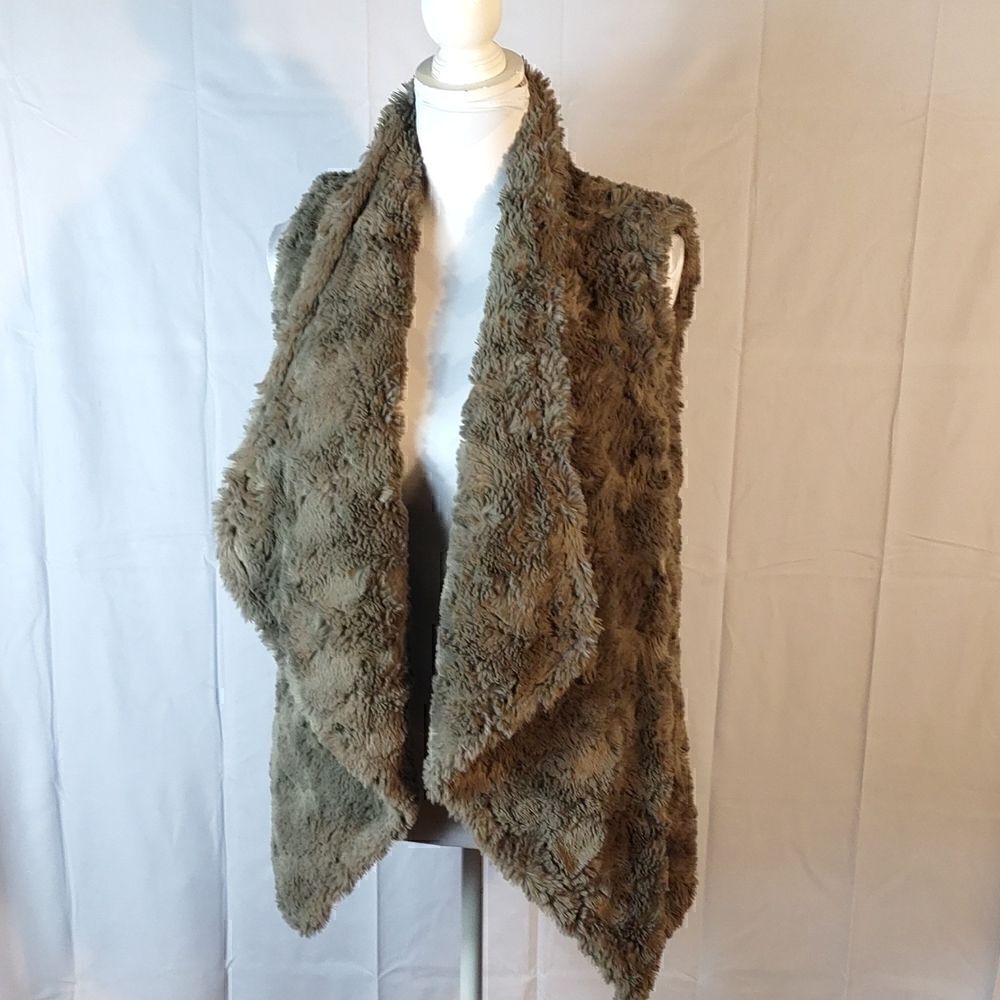 Dylan by True Grit Faux Fur Women's Vest